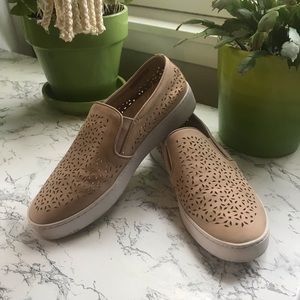 Blush Vionic flats 8 1/2